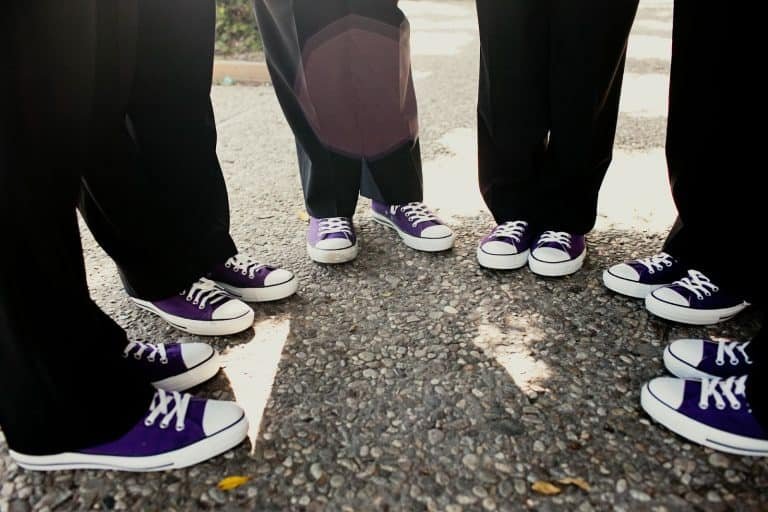 stapel-pause-quelle-do-converse-chucks-run-big-teilweise-axt-tafel